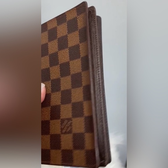 100% authentic Louis Vuitton Damier Ebene (DE) long vertical wallet organizer. - Picture 2 of 15